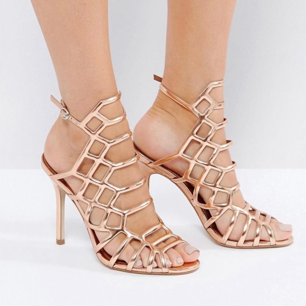 NEW Steve Madden Rose Gold Slithur Caged sandals 👡  Women size 6.5